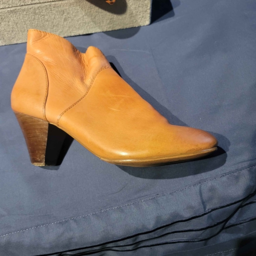 Women's Tan Leather Ankle Boots